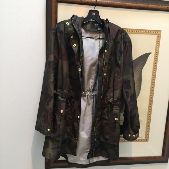 JCrew Camo Lightweight Parka - Picture 2 of 11